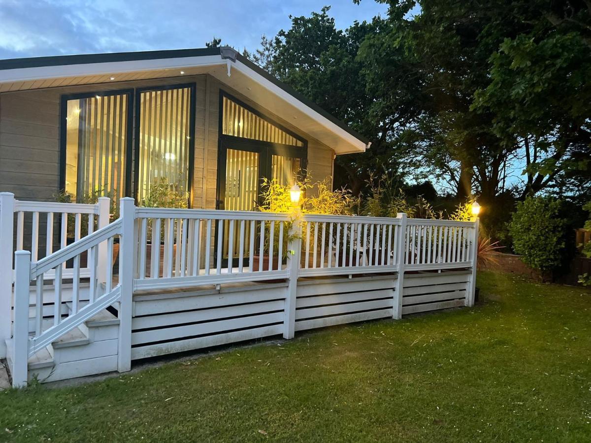 Jungle Lodge 利明顿 外观 照片